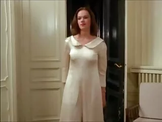 Anaal plezier voor geil Russisch triosexfilms tienerpaar
