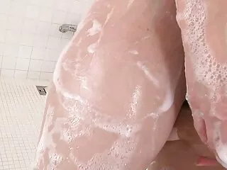 Hentai brunette met sexfilm300 grote tieten